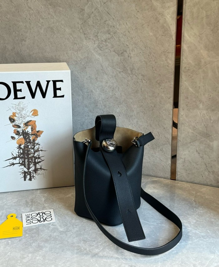 NIGO Loewe Mini Pebble Bucke #nigo376317