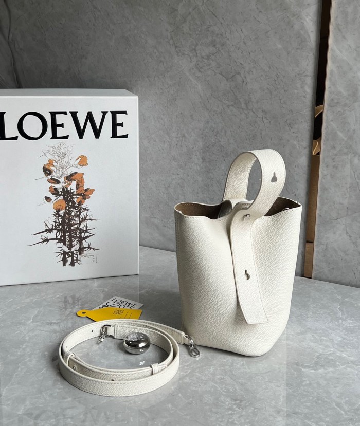 NIGO Loewe Mini Pebble Bucke #nigo376317