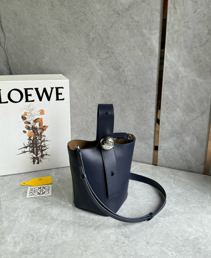 NIGO Loewe Mini Pebble Bucke #nigo376317