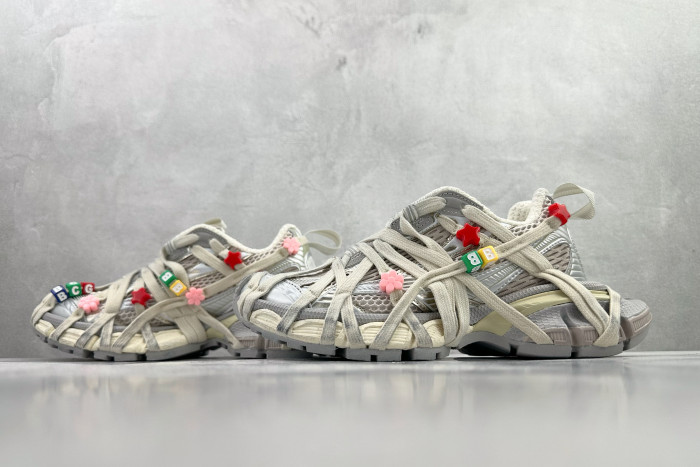 NIGO Balenciaga Women's 3xl Extreme Lace Sneaker in Eggshell Multicolor #nigo376551