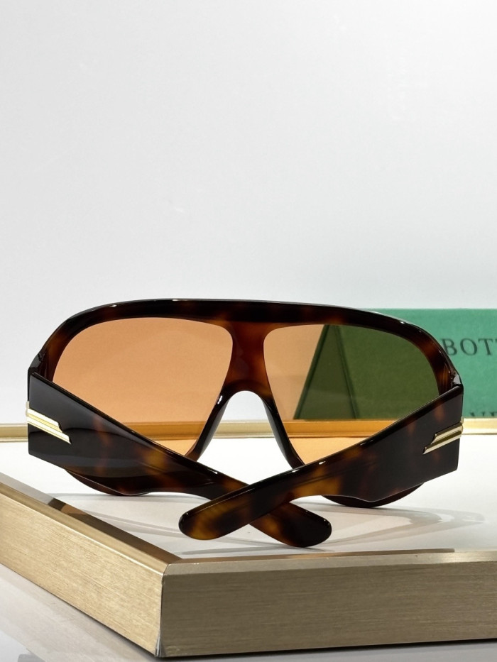 NIGO Bottega Veneta  Oversized Mask Sunglasses in Havana #nigo376948