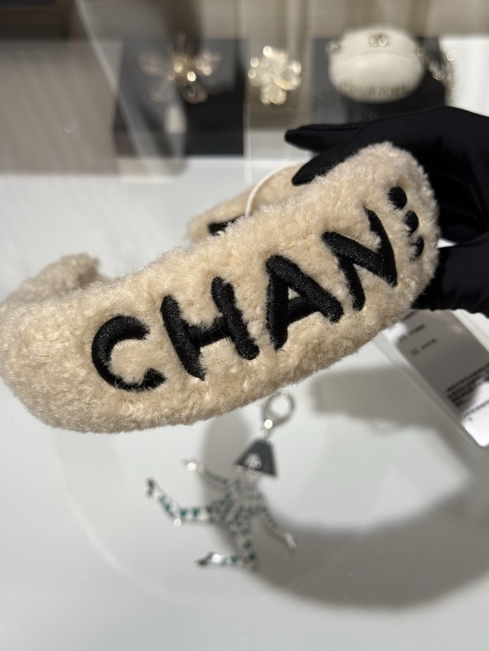 NIGO Chanel White Plush Black Woven Wire Letter Headband Hairpin #nigo377070