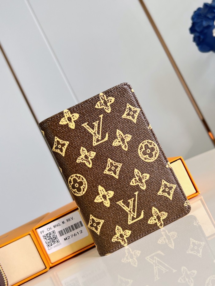 NIGO LOUIS VUITTON Passport Cover Monogram Canvas Wallets M27612 #nigo377237