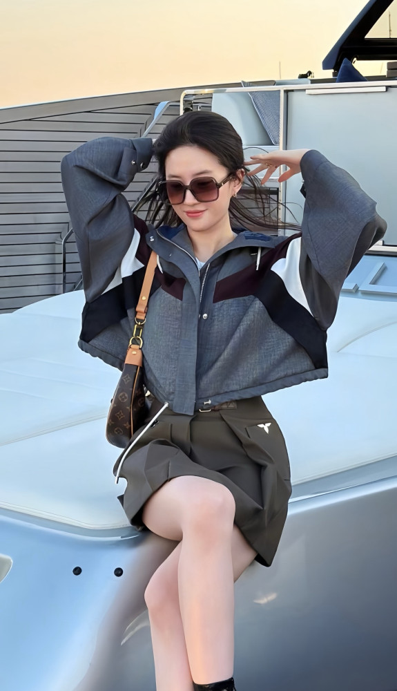 NIGO LOUIS VUITTON Monogram Accent Mini Skirt #nigo377736