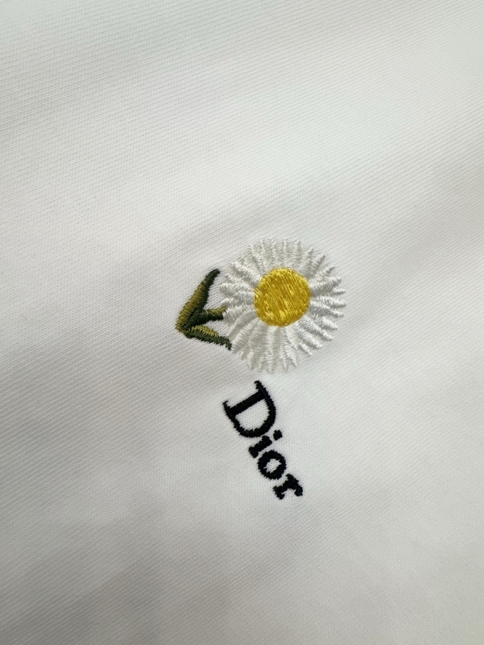 NIGO DIOR T-Shirt with Daisy Embroidery, Relaxed Fit White Cotton Jersey #nigo377734