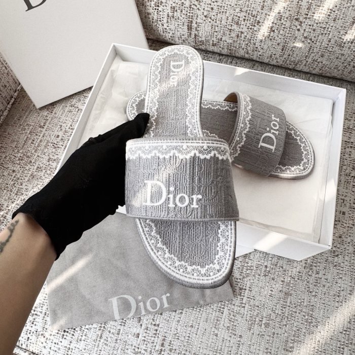 NIGO Dior Dentelle Slide Sky Blue Dior Oblique Embroidered Cotton and White Lace #nigo377809