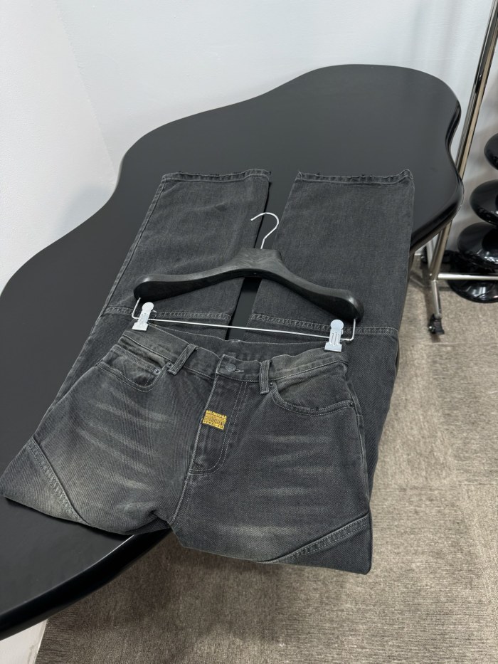 Balenciaga Baggy Silhouette Pocket Jeans #378241