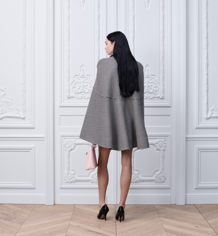 DIOR Cape with Tied Neckline Black and White Houndstooth Silk-Virgin-Wool Blend #378354