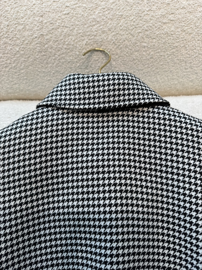 DIOR Cape with Tied Neckline Black and White Houndstooth Silk-Virgin-Wool Blend #378354