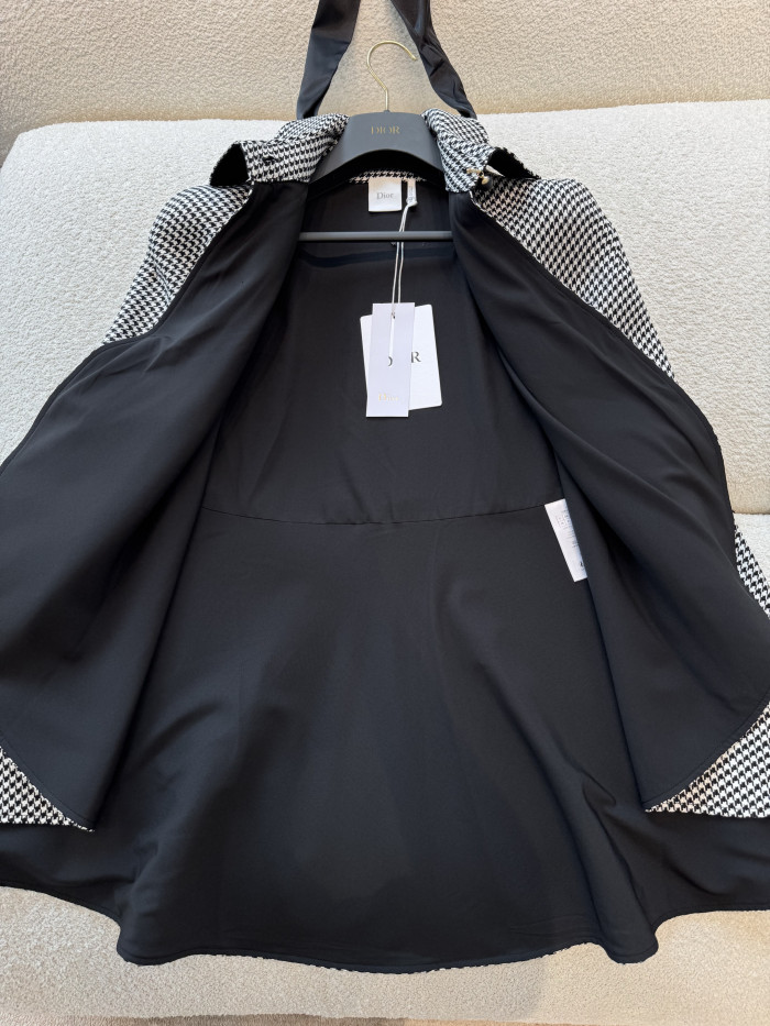 DIOR Cape with Tied Neckline Black and White Houndstooth Silk-Virgin-Wool Blend #378354
