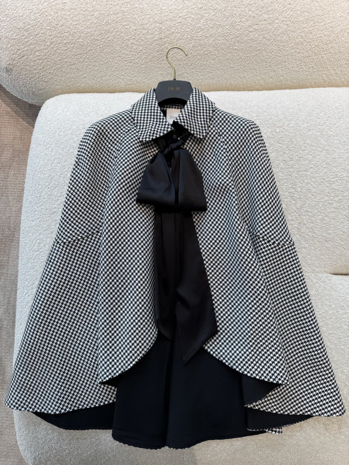 DIOR Cape with Tied Neckline Black and White Houndstooth Silk-Virgin-Wool Blend #378354