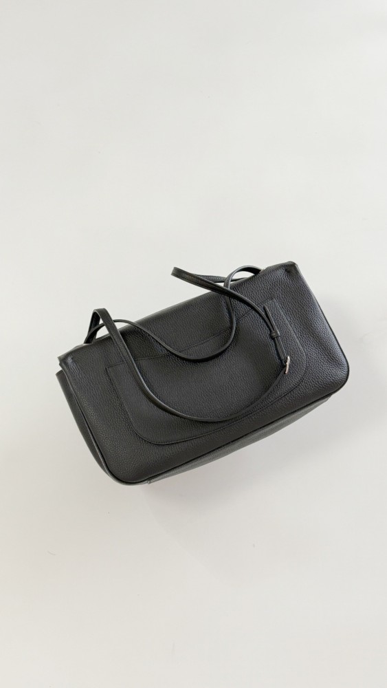 CHANEL Maxi Flapbag Grained Calfskin Silver Metal Black #378545