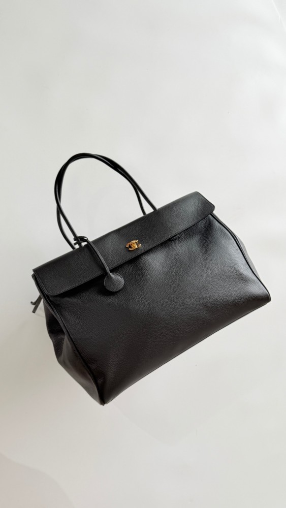 CHANEL Large Tote Grained Calfskin Gold-tone Metal Black #378547