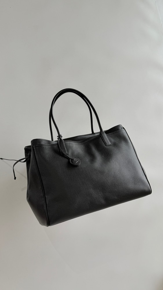 CHANEL Large Tote Grained Calfskin Gold-tone Metal Black #378547