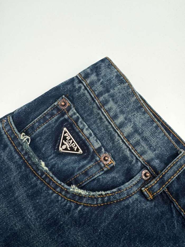 Prada Triangle Logo Jeans #378650