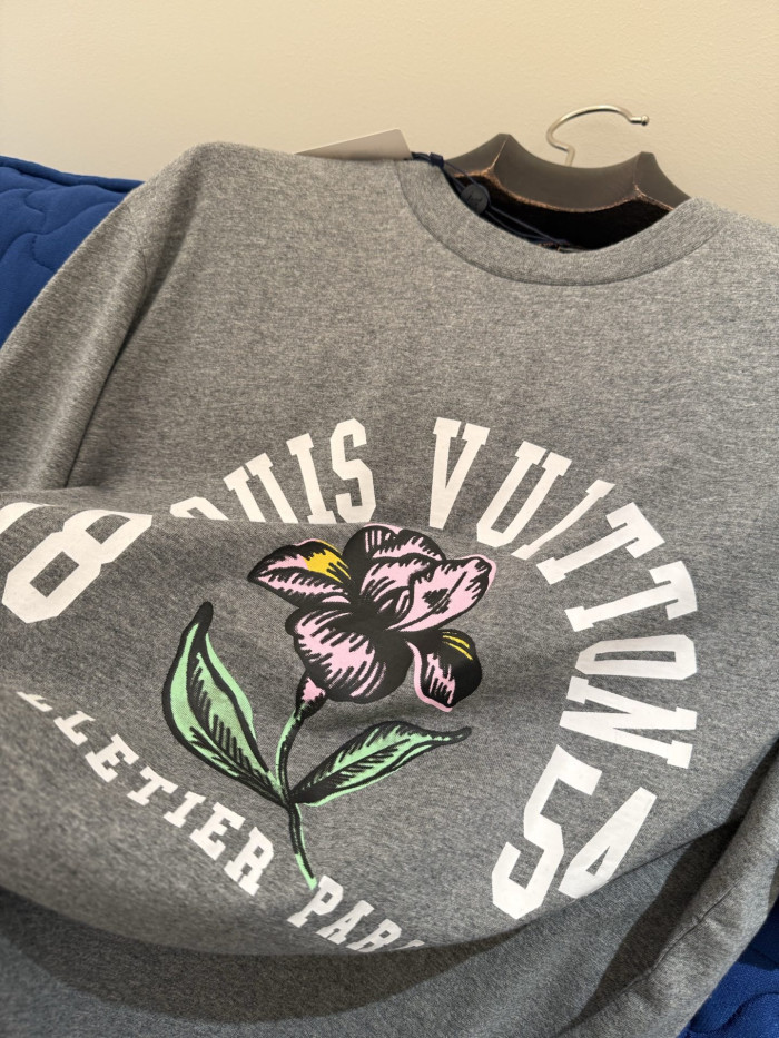 LOUIS VUITTON Iris Print T-Shirt 1AJZF9 #378772