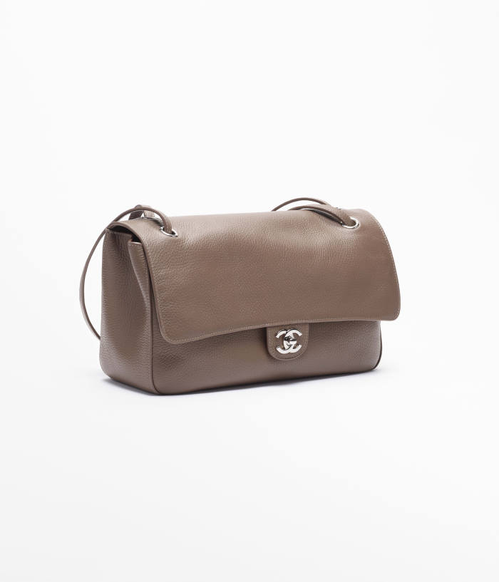 Chanel Maxi Flapbag Grained Calfskin Silver Metal #378922