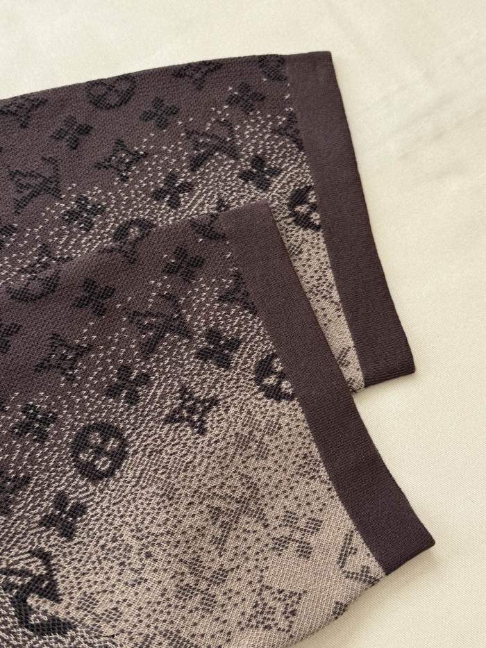 LOUIS VUITTON Monogram Jacquard Short-Sleeved Crewneck #379203