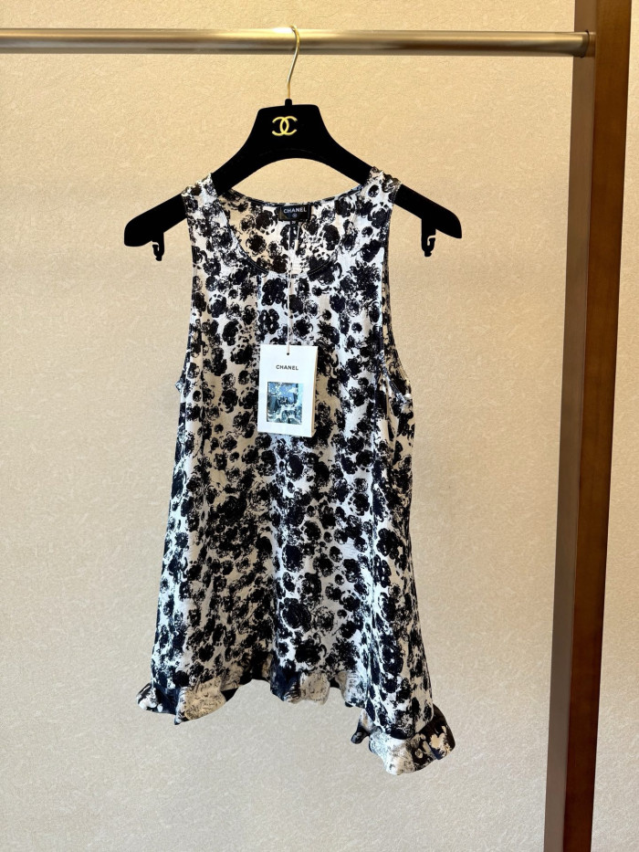 Chanel Top Printed Silk Jacquard White Black #379214