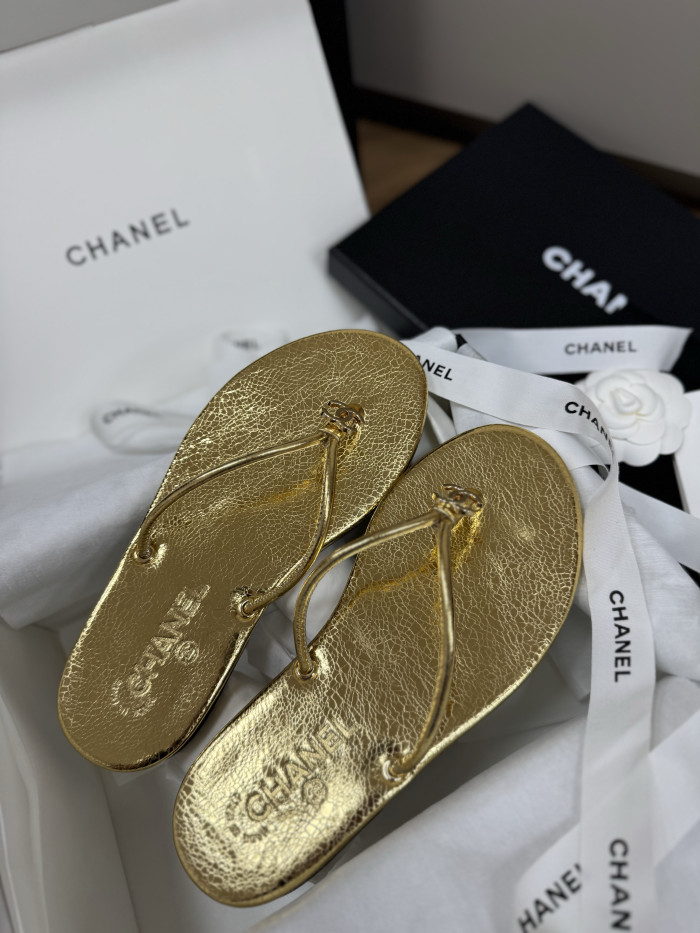 Chanel Mules Crackled Laminated Calfskin Gold #379231