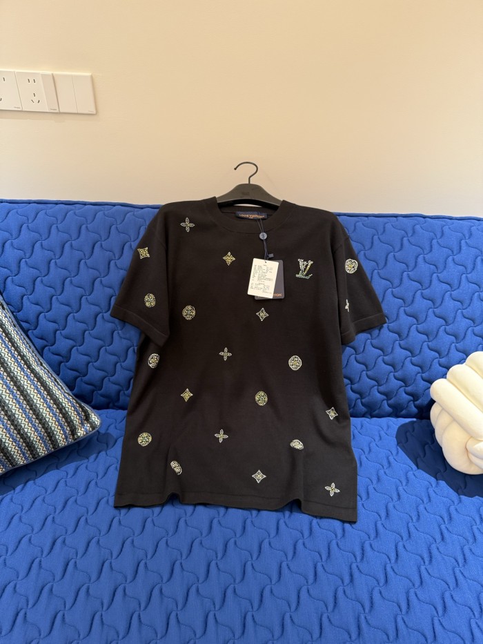 LOUIS VUITTON Embellished Short-Sleeved Crewneck #379395