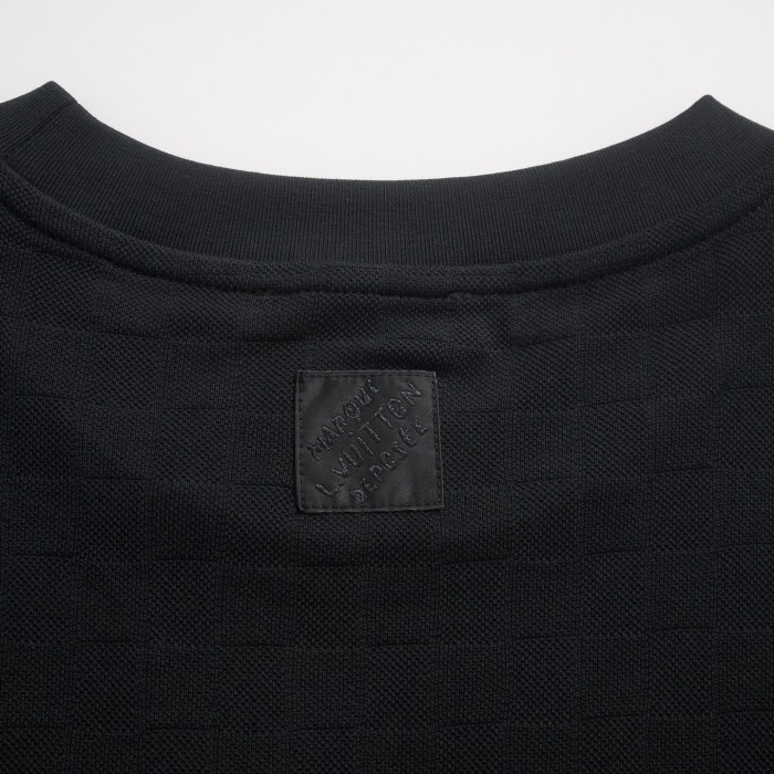 LOUIS VUITTON Embroidered Signature T-Shirt 1AJRHM #379364