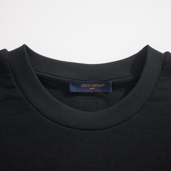 LOUIS VUITTON Embroidered Signature T-Shirt 1AJRHM #379364