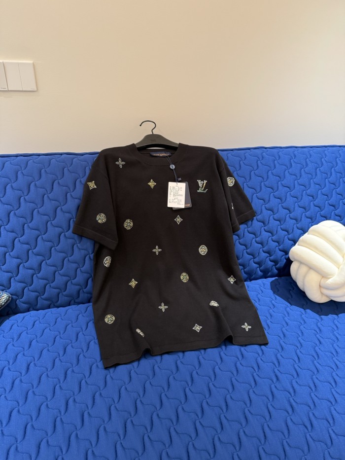LOUIS VUITTON Embellished Short-Sleeved Crewneck #379395