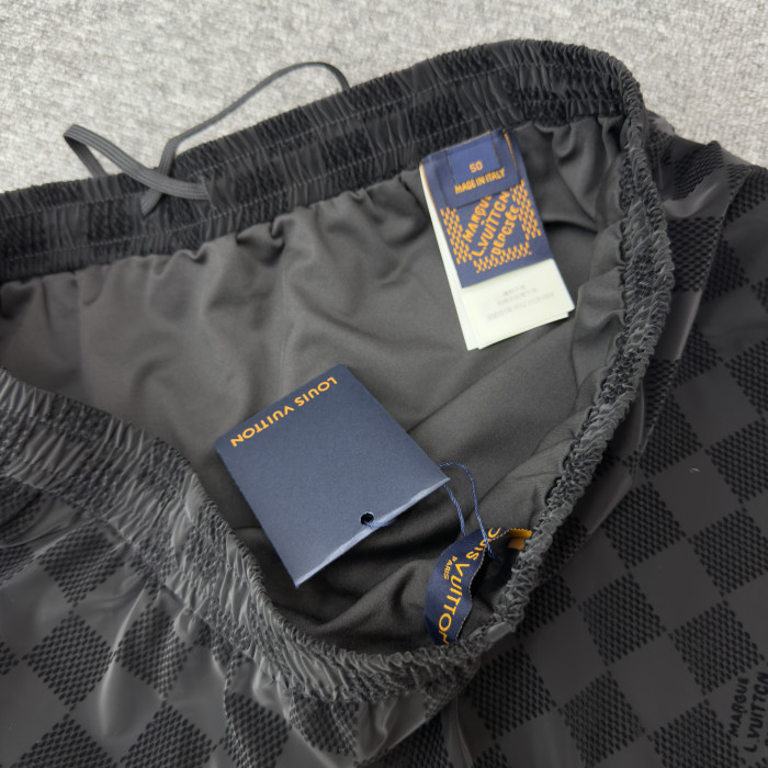 Louis Vuitton Checkerboard Dark Pattern Shorts #379850
