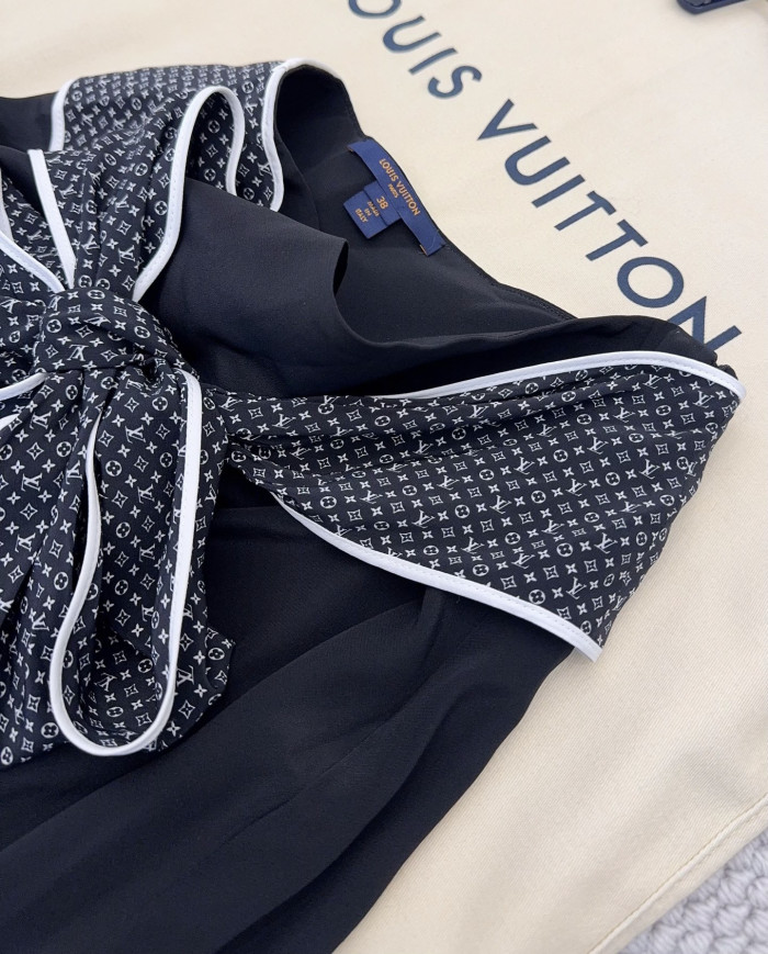 LOUIS VUITTON Monogram Scarf Skirt #379937