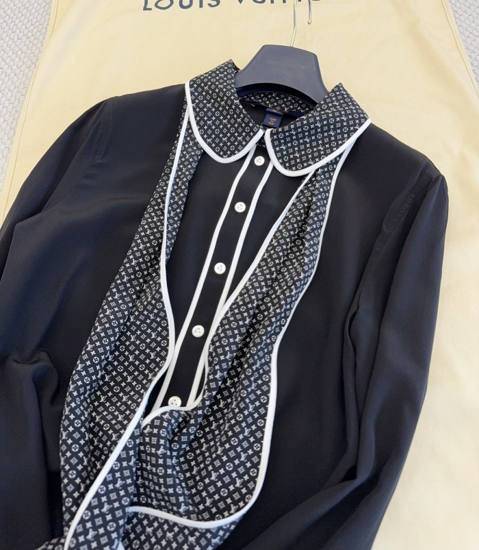 LOUIS VUITTON Monogram Collar Long-Sleeved Dress #379936