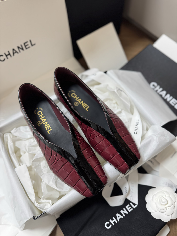 Chanel Ballet Flats Crocodile Embossed Calfskin Patent Calfskin Black #379481