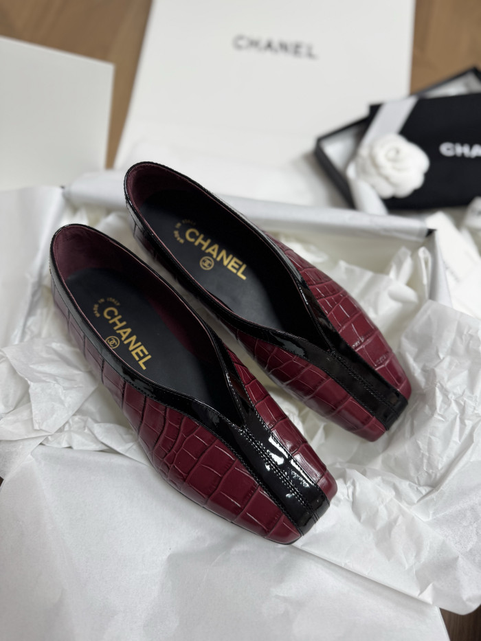 Chanel Ballet Flats Crocodile Embossed Calfskin Patent Calfskin Black #379481