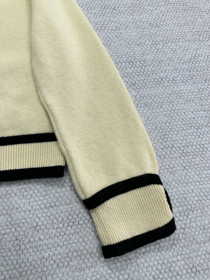Chanel Top-quality Version  CC Cuff Letter Cashmere Cardigan #378710