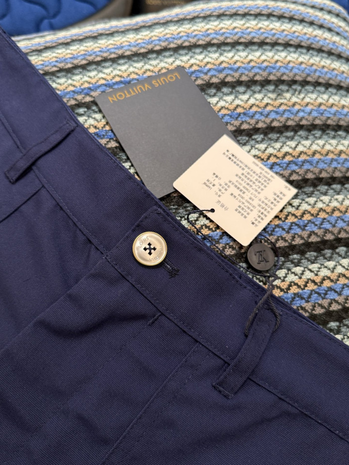 LOUIS VUITTON Carpenter Shorts #381191