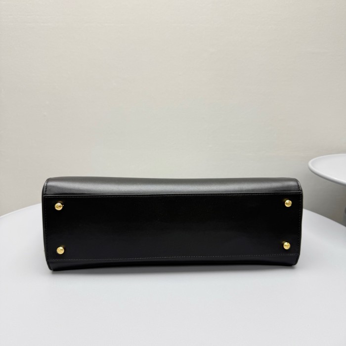 Chanel Small Shopping Bag Calfskin Gold-tone Metal #381318