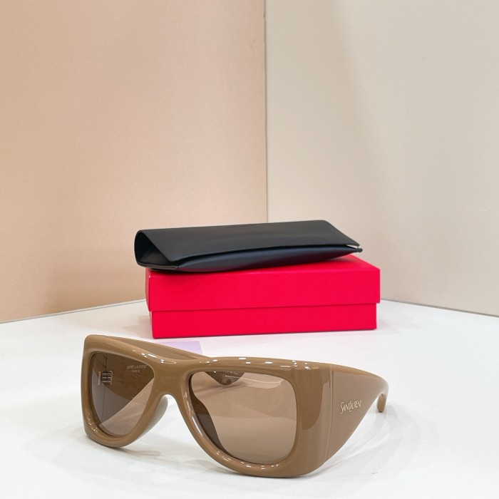 Saint Laurent SL 902 HOWL in Beige #381413