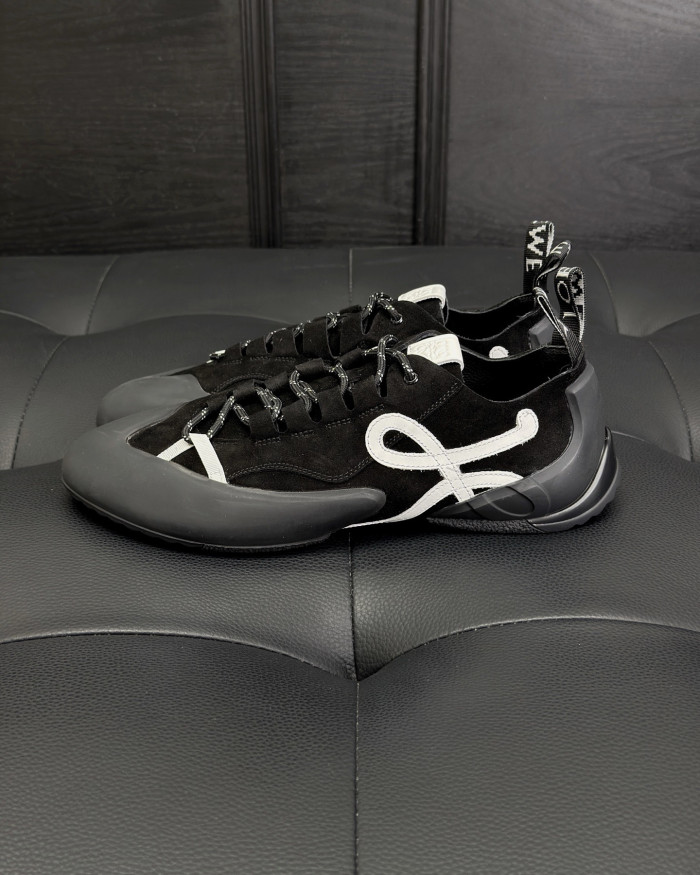 LOEWE Grip Sneaker in Calfskin Suede #381607