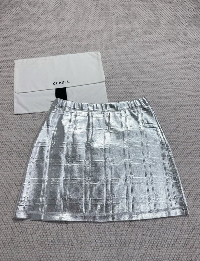 NIGO Chanel Top-quality version Women's Summer Round Neck Colour Block Silver Short Sleeve T-Shirt  Silver Skirt   #312688