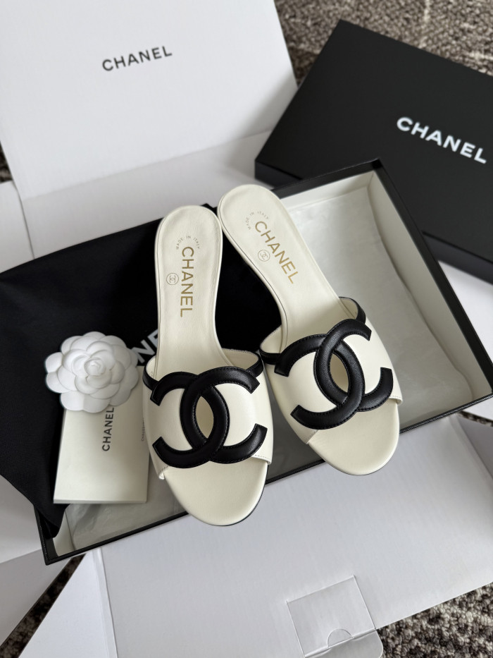 Chanel CC Slippers #381591