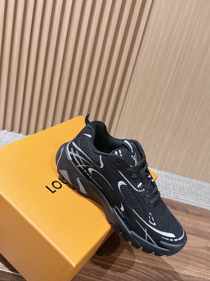 LOUIS VUITTON LV Tatic Runner Sneaker #381822