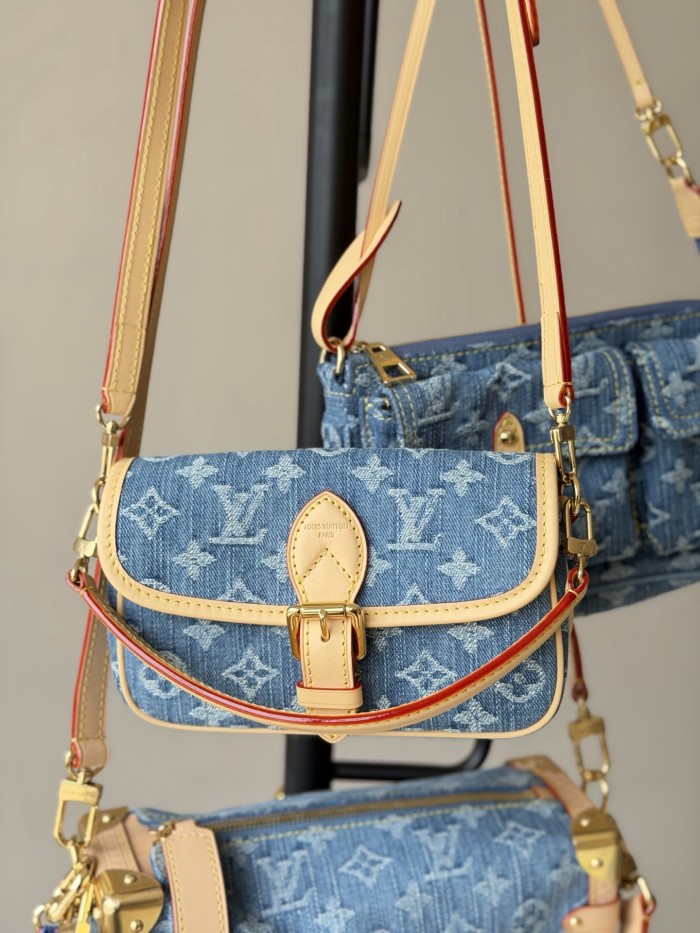 LOUIS VUITTON Baggy Nano Diane Pochette Accessoire Cargo Side Trunk MM Monogram Denim Handbags #381842