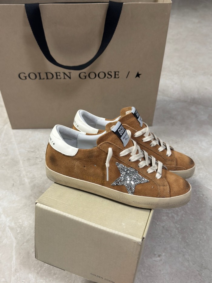 Golden Goose Ball Star in Gray Suede With Leather Star and Nappa Leather #382031