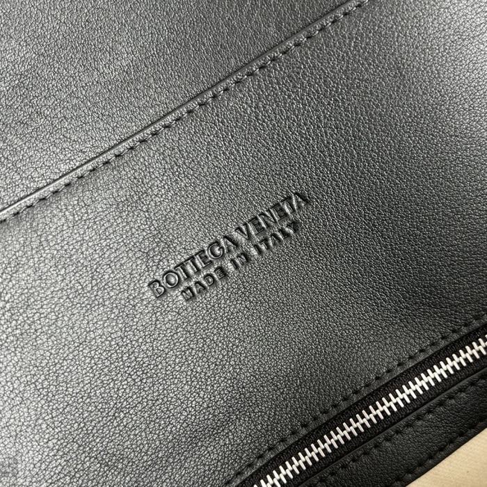 Bottega Veneta Men's Andiamo Voyager #382060