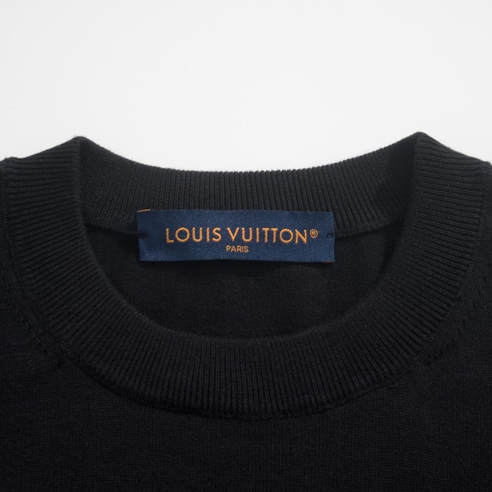 LOUIS VUITTON Embellished Short-Sleeved Crewneck #382494
