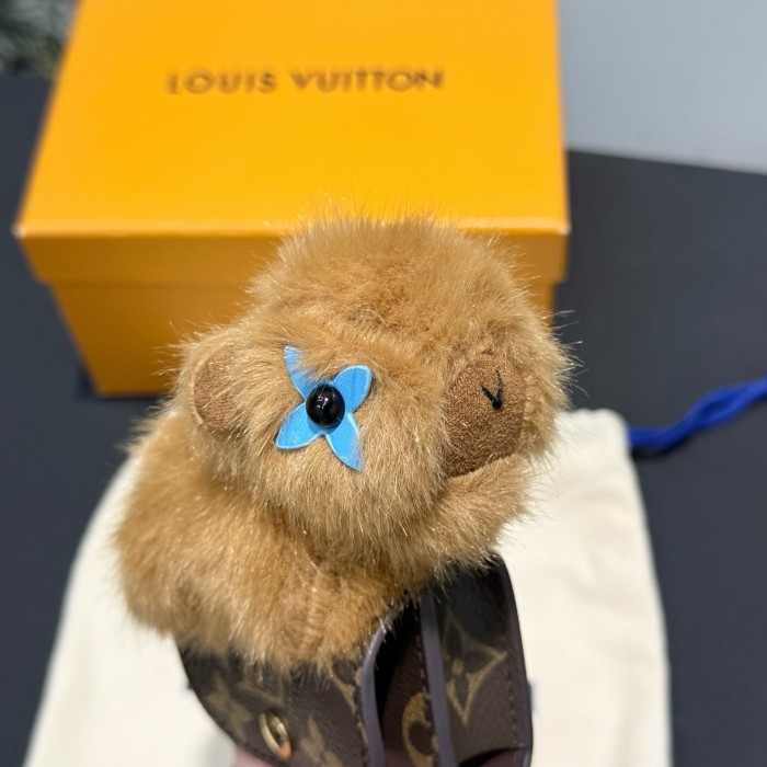 LOUIS VUITTON LV Acorn Pouch S00 Accessories #382585