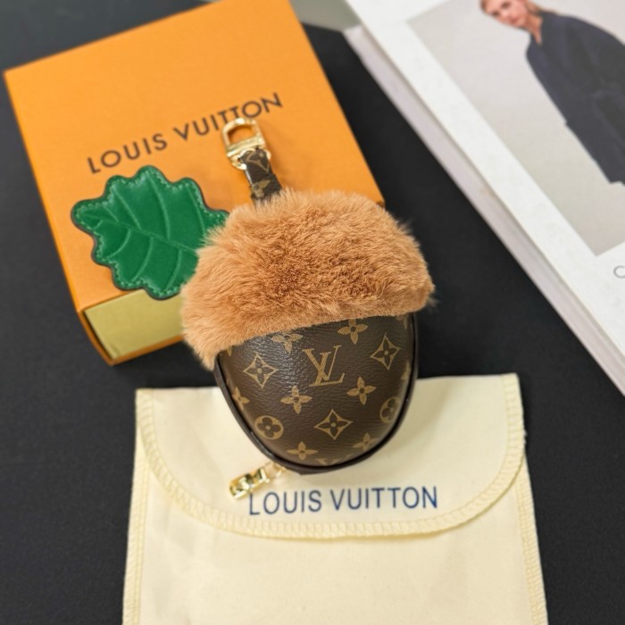 LOUIS VUITTON LV Acorn Pouch S00 Accessories #382585