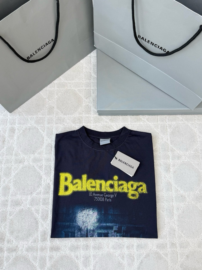 Balenciaga The Address Medium Fit T-shirt #383275