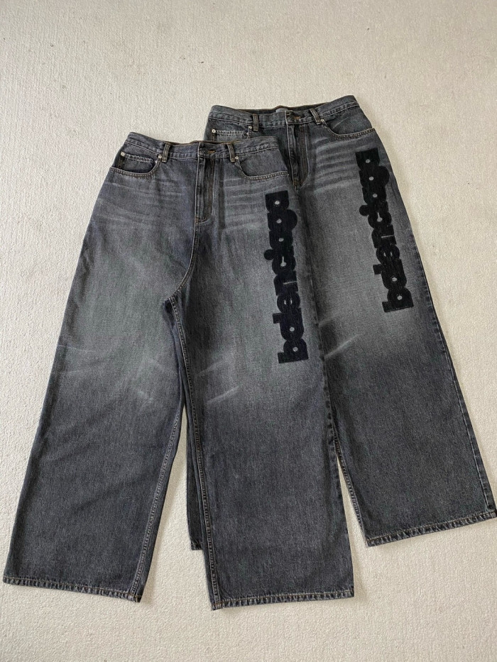 Balenciaga Women's Black Wide-Leg Jeans #383442
