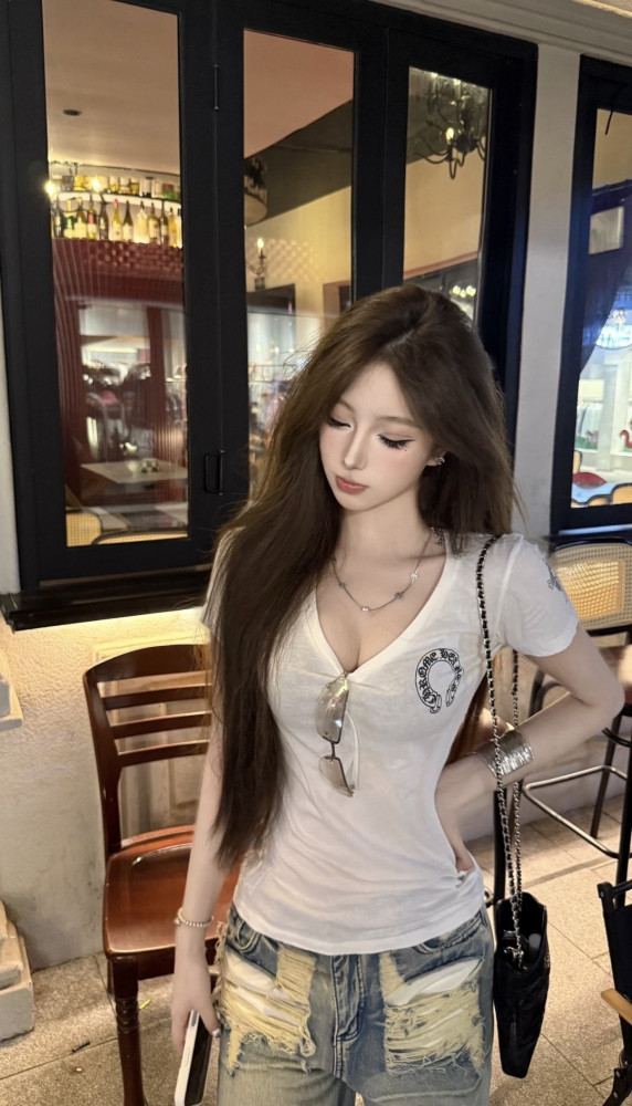 Chrome Hearts V-neck Three Elements Short Sleeves #381575
